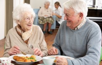 Alimenti idonei per la flora intestinale degli anziani – Alimentos funcionales para mayores