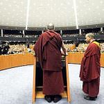 Le dalaï-lama invite l'Europe au dialogue et à la fermeté