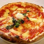 La storia della pizza: da tremila anni è il disco farcito più goloso