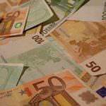 In riduzione anche investimenti ed esportazioni