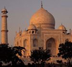 Mumbai, riaprono due hotel colpiti dagli attentati