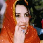 Benazir Bhutto: Commozione e polemiche ad un anno dalla morte