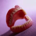 Sanità, no alla campagna per le "protesi dentarie sociali" senza trasparenza e qualità