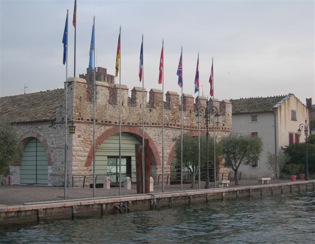 Sono ben 64 le aziende partecipanti all’Anteprima del Bardolino e del Chiaretto 2008 domenica 8 marzo a Lazise, sul lago di Garda