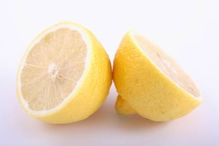 Limone, cura naturale per calcoli e coliche