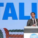 Le parti de Berlusconi absorbe les postfascistes de Fini