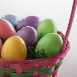 Pasqua di crisi, tornano in tavola le uova di gallina decorate