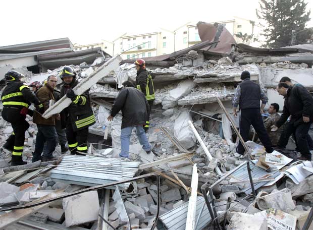 Terremoto, il Codacons: il governo sapeva che il Comune di Fossa poteva crollare alla prima scossa