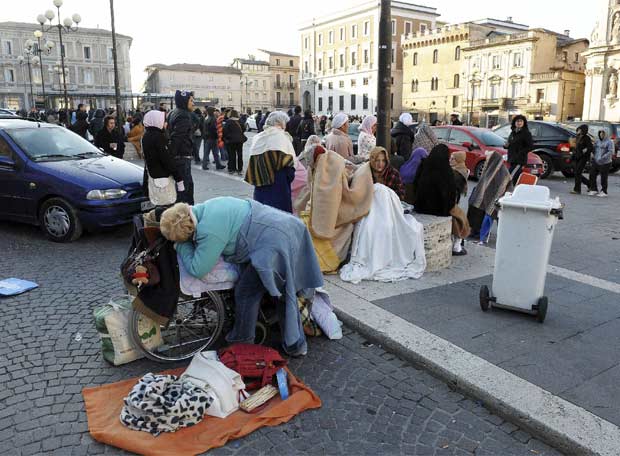 Terremoto, mancano giocattoli per i bambini rimasti senza casa