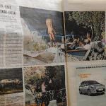 Silvio Berlusconi califica como "inocentes" las fotos en que aparece con jóvenes en topless