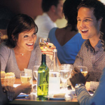 Chi mangia in compagnia, ingrassa di più