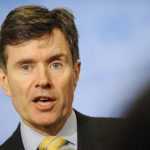 Inghilterra, capo del MI6 tradito da Facebook (e da moglie internauta)