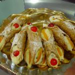 San Valentino: nella gara dell'amore vince il cannolo siciliano