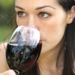 Il vino rosso aiuta la salute dei denti