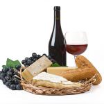 I souvenirs preferiti dagli italiani? Prodotti tipici come vino, formaggio, olio d'oliva, salumi o conserve