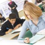 Scuola: famiglie spendono da 500 a 2100 euro per recupero debiti