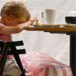 La caffeina disturba i bioritmi dei bambini