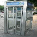 Spagna: Le auto elettriche fanno il pieno presso le cabine telefoniche