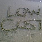 Gli italiani scelgono la spesa low cost per combattere la crisi