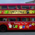 Parte il Twinings Tea Tour a bordo di un tipico London Bus