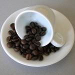 Paradosso caffè: prima alza la pressione, poi protegge il cuore