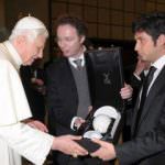 Luigi Monti di Formia International di Murano ricevuto da Benedetto XVI