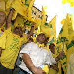 Latte: gli allevatori di Coldiretti assediano Parmalat