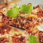 Milano Ristorazione e la battaglia delle lasagne a scuola: accettarle così oppure rifiutarle per sempre?