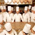L'Istituto Paul Bocuse, Lyon, assume varie iniziative per diffondere la conoscenza della cucina francese nel mondo