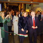 Inaugurazione di Casa Italia con lo spumante dell'azienda piemontese