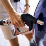 Benzina: esodo di Pasqua più caro per gli italiani