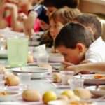 Pietro Leemann tende una mano a Roberto Predolin di Milano Ristorazione per una nuova alimentazione scolastica