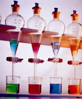 L’EFSA pubblica valutazioni sulla sicurezza di tre coloranti alimentari nel quadro del processo di riesame di tutti gli additivi