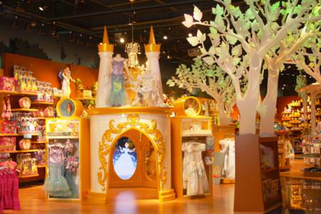 La Disney Store lancia un nuovo magico design dei propri punti vendita