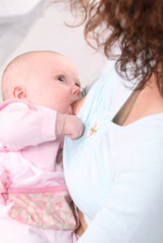 Il latte materno sviluppa l’intestino del bambino