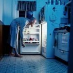 Mangiare di notte fa male ai denti