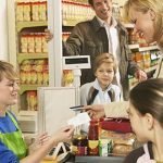 Ferragosto: Saracinesche alzate, spesa assicurata