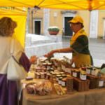 Crisi, gli italiani tornano alla spesa in campagna