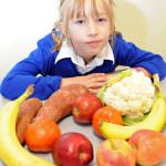 Mangiare solo frutta e verdura: la storia di Borsi Batki, 7 anni