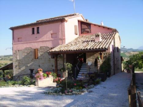 L’Agriturismo Colle Regnano di Tolentino (MC) conquista l’Oscar alla creatività