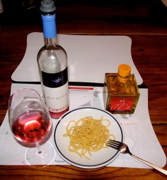 Comincioli di Puegnago sul Garda: Olio Extravergine Casaliva denocciolato, N° 1 nella Guida Flos Olei di Marco Oreggia