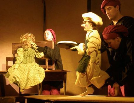 La Compagnia del Banco Volante di Genova porta in scena “Il pesto magico e il cuoco innamorato”