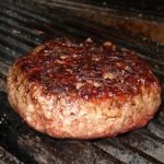 Il premier Cameron accusa Tesco: carne di cavallo negli hamburger di manzo