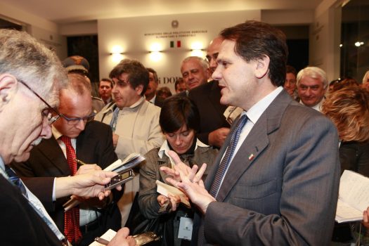 Fipe, anche Ministro Romano amico Facebook