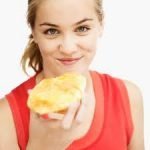 Le ragazze consumatrici di junk food più vulnerabili a malattie avanti negli anni