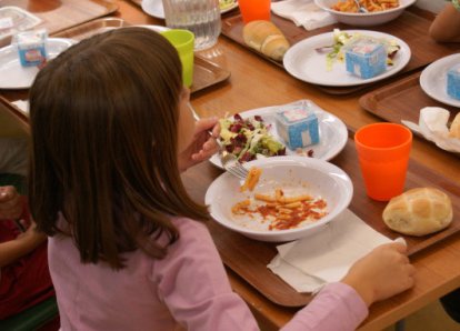 Pasti a scuola: torneremo alla schiscetta?… al cestino dell’asilo?
