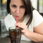 Donne, le bibite dolcificate colpiscono al cuore