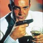 Addio al Martini, ora 007 beve birra