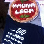 "Magna Lega". Da Napoli, la pizza contro le ruberie della Lega Nord