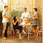 Amici, amore, famiglia e relax: La Golden Hour degli italiani al tempo della crisi